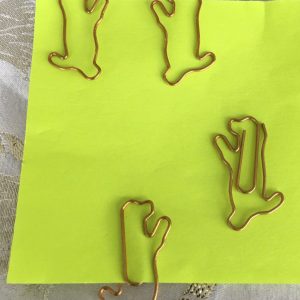 Designer Pet Paper Clips - Mini Sitting Up Puppy