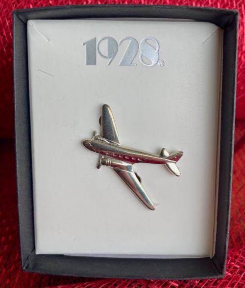Airplane Pin and Isaac Mizrahi Luggage Tag Set - Image 2